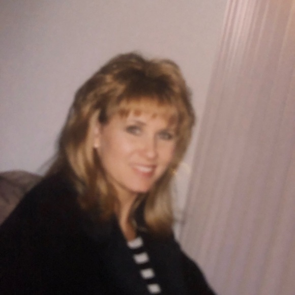 Meet your Posher, Deb - Picture 9 of 10